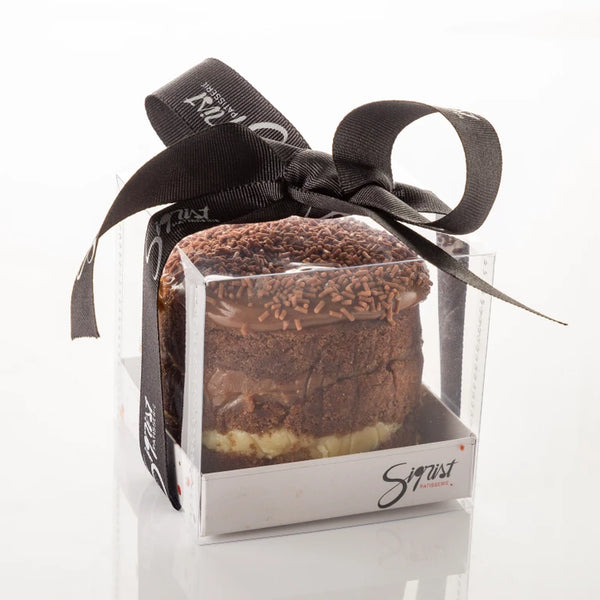 Bolo de Chocolate com Brigadeiro Branco e Preto