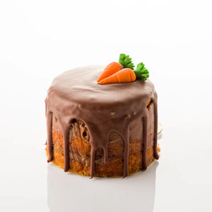 Bolo de Cenoura com Ganache de Chocolate ao Leite e Brigadeiro
